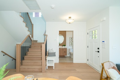 1937 4Th Avenue E, Vancouver, BC 