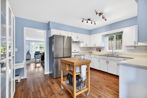 23425 Whippoorwill Avenue, Maple Ridge, BC 
