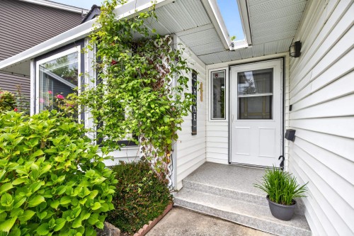 23425 Whippoorwill Avenue, Maple Ridge, BC 