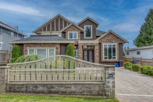 710 Roderick Avenue, Coquitlam, BC 