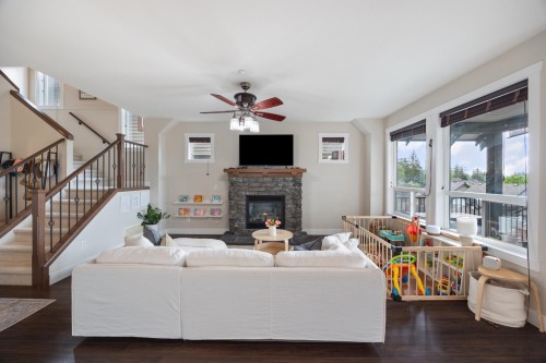 13679 Blake Loop, Maple Ridge, BC 