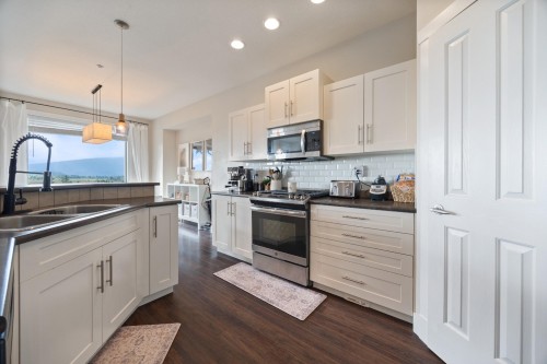 13679 Blake Loop, Maple Ridge, BC 