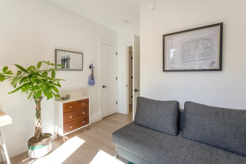 1372 10Th Avenue E, Vancouver, BC 