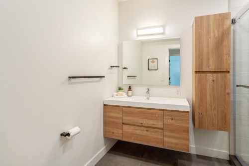 1372 10Th Avenue E, Vancouver, BC 