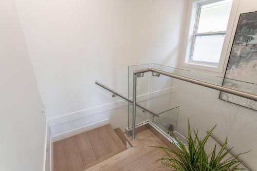 1372 10Th Avenue E, Vancouver, BC 