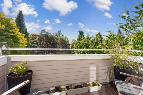 1372 10Th Avenue E, Vancouver, BC 