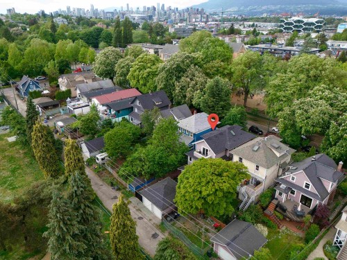 1372 10Th Avenue E, Vancouver, BC 