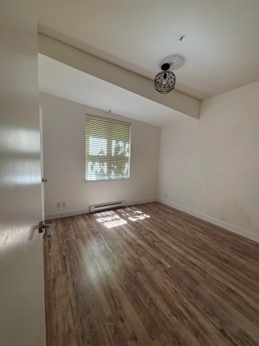 x10-388 Kootenay Street , Vancouver, BC V5K 0C5 2