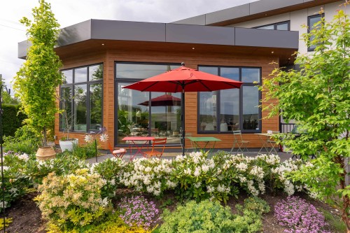 900 Hendry Avenue, North Vancouver, BC 
