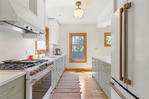 1608 Woodland Drive, Vancouver, BC 