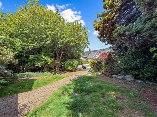 2148 Kings Avenue, West Vancouver, BC 