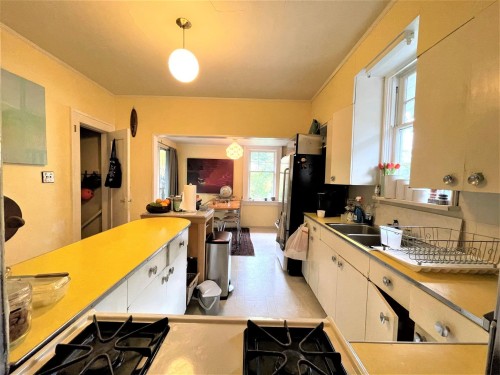 3259 7Th Avenue W, Vancouver, BC 