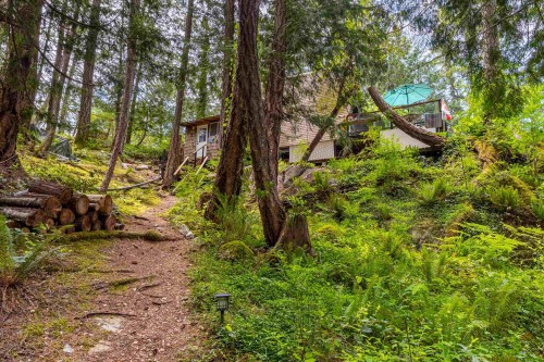 7536 Islets Place, Sechelt, BC 