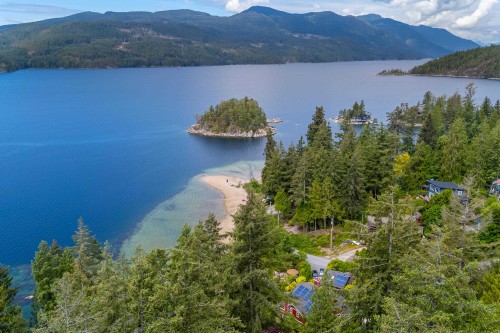 7536 Islets Place, Sechelt, BC 