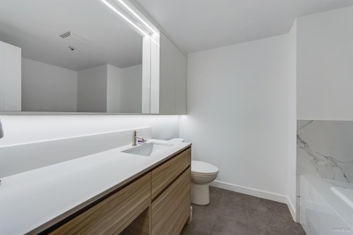 207-2288 12Th Avenue W, Vancouver, BC 