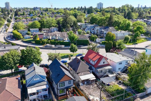 1349 14Th Avenue E, Vancouver, BC 