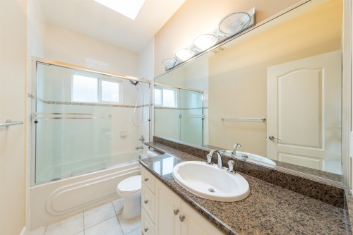 260 63Rd Avenue W, Vancouver, BC 
