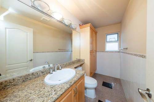 260 63Rd Avenue W, Vancouver, BC 