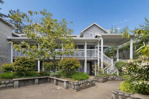 207-1518 Bowser Avenue  North Vancouver, BC V7P 2Y3