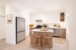 21-50 Panorama Place  Port Moody, BC V3H 5H5