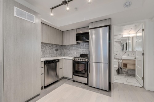 1433 Haro Street, Vancouver, BC 