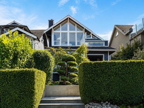 3262 1St Avenue W, Vancouver, BC 