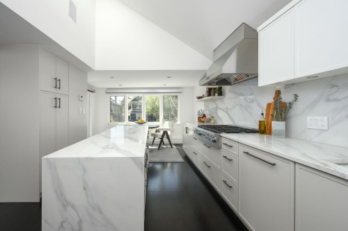3262 1St Avenue W, Vancouver, BC 