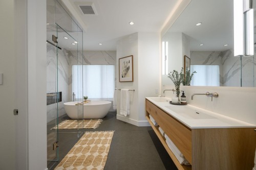 3262 1St Avenue W, Vancouver, BC 