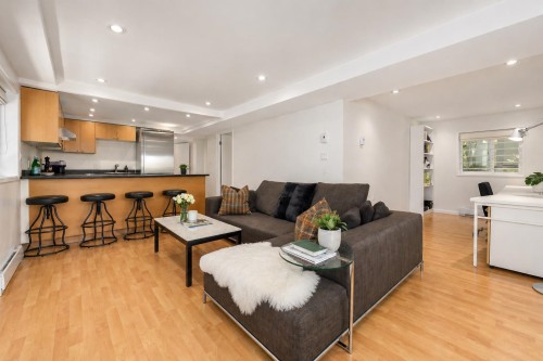 3262 1St Avenue W, Vancouver, BC 