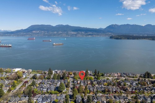 3262 1St Avenue W, Vancouver, BC 