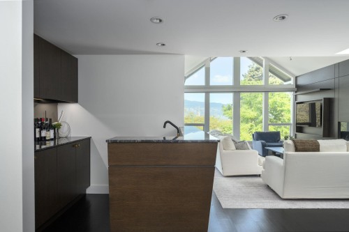 3262 1St Avenue W, Vancouver, BC 