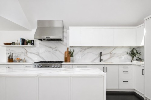 3262 1St Avenue W, Vancouver, BC 
