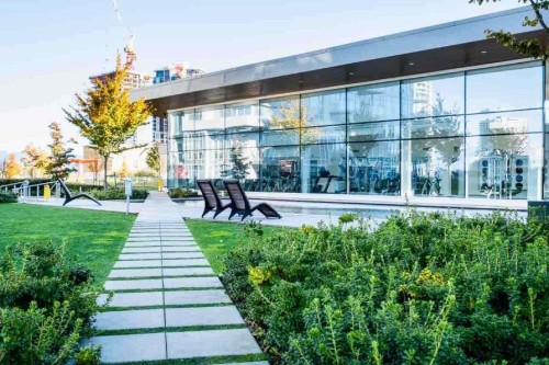 3809-4670 Assembly Way, Burnaby, BC 