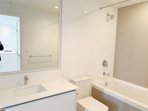 3809-4670 Assembly Way, Burnaby, BC 