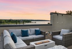 307-1311 Beach Avenue  Vancouver, BC V6E 1V6