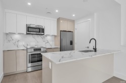 315-2250 1st Avenue E Vancouver, BC V5N 1B6