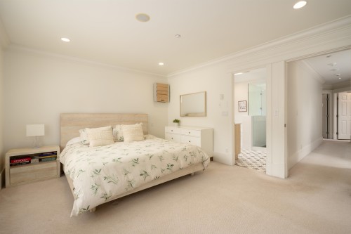 4275 14Th Avenue W, Vancouver, BC 