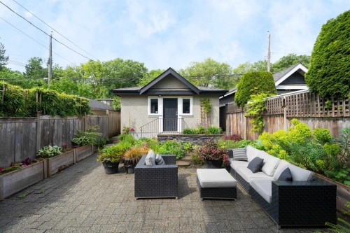 4275 14Th Avenue W, Vancouver, BC 