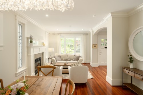 4275 14Th Avenue W, Vancouver, BC 