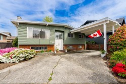 7055 Kitchener Street Burnaby, BC V5A 1K8