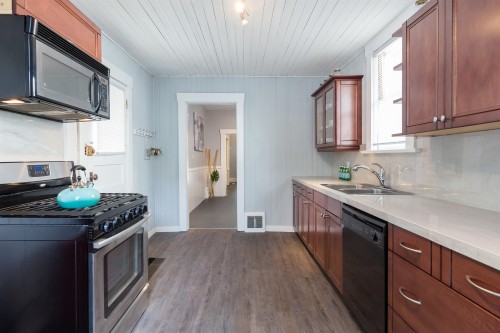 136 12Th Avenue W, Vancouver, BC 