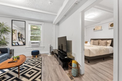 136 12Th Avenue W, Vancouver, BC 