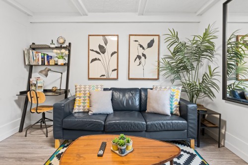136 12Th Avenue W, Vancouver, BC 