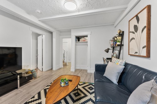 136 12Th Avenue W, Vancouver, BC 