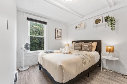 136 12Th Avenue W, Vancouver, BC 