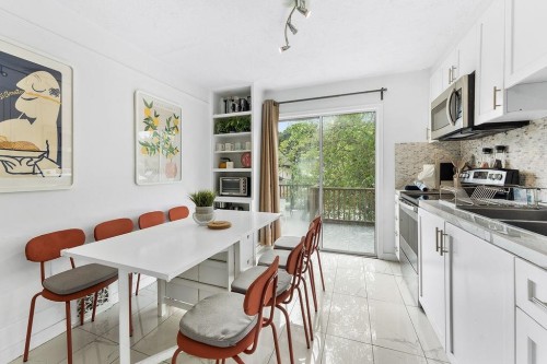 136 12Th Avenue W, Vancouver, BC 