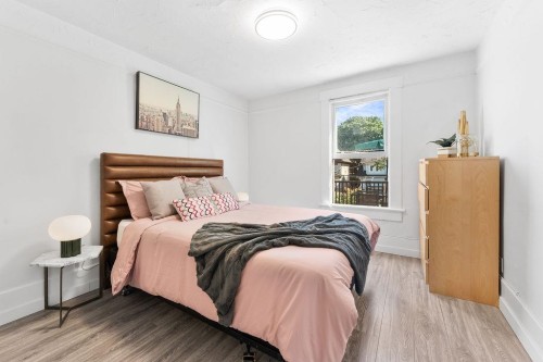 136 12Th Avenue W, Vancouver, BC 