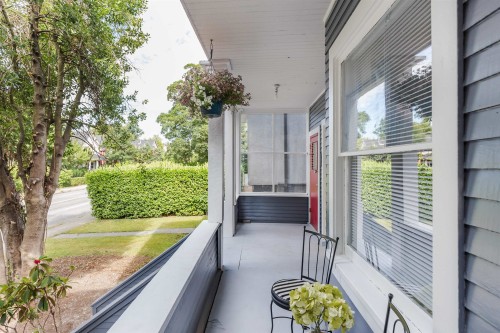 136 12Th Avenue W, Vancouver, BC 