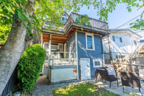 136 12Th Avenue W, Vancouver, BC 