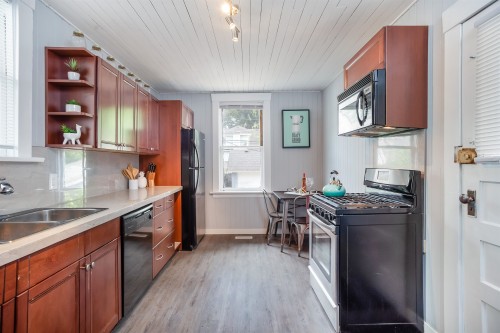 136 12Th Avenue W, Vancouver, BC 